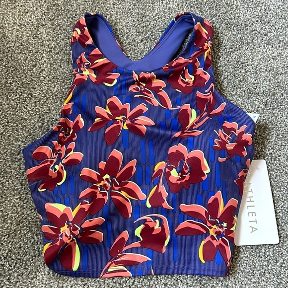 Athleta Tops - NWT Athleta Blue & Red Floral Conscious Crop Printed Small
